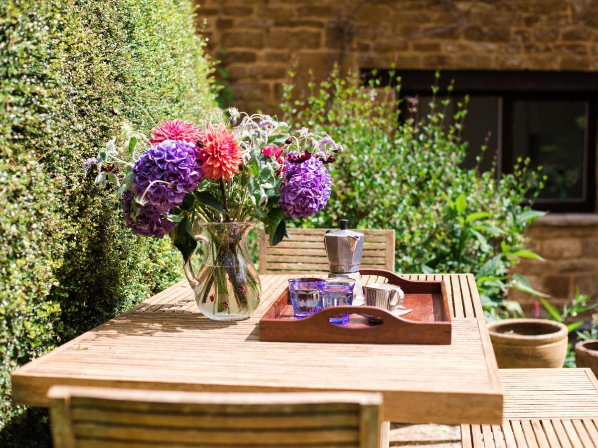 Lily Cottage Tew Exteriér fotografie